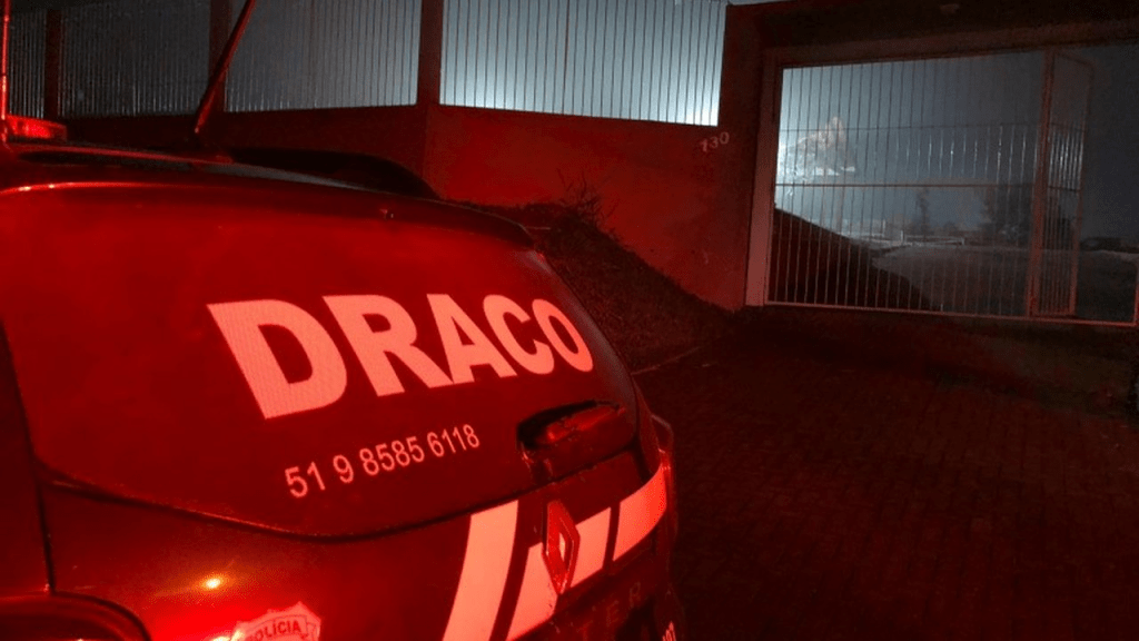 Joias, fuzis e extorsão: arsenal de quadrilha desmantelada no&nbsp;Litoral