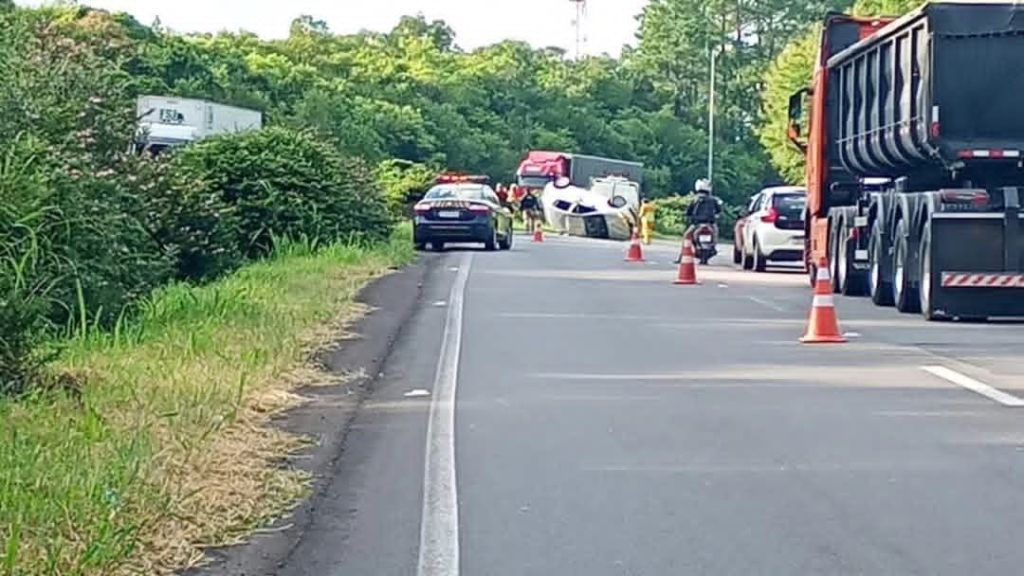 Acidente de trânsito deixa dois feridos na BR-101, em&nbsp;Osório