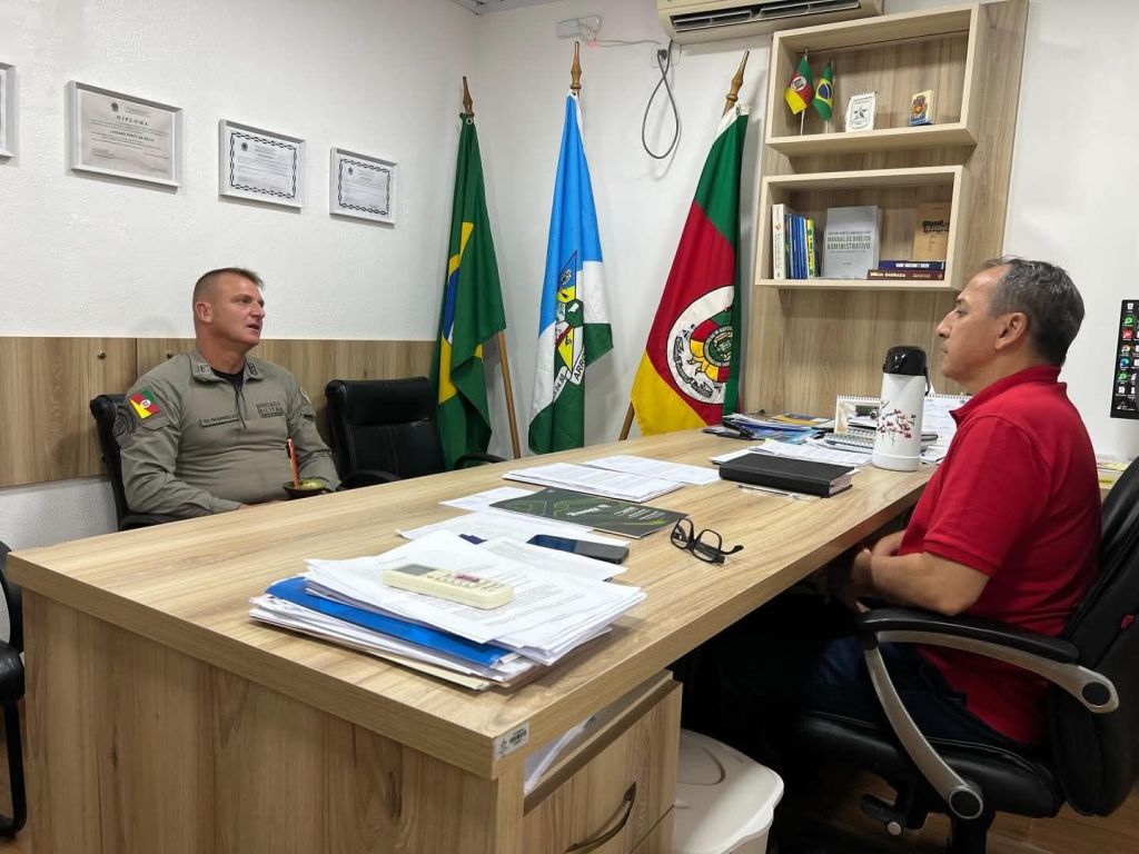 Comandante regional visita prefeito de Arroio do Sal