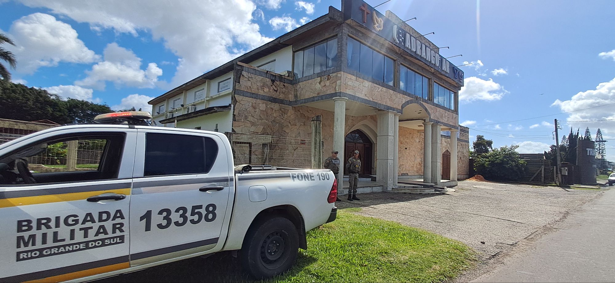 Homem morre ao tentar invadir igreja em Tramandaí